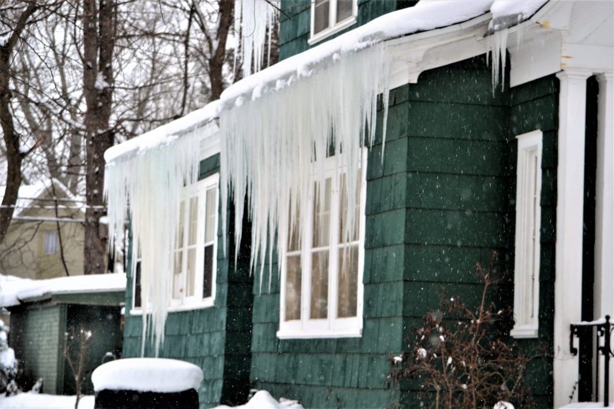 ice-dams-icicles-2021-09-01-02-34-49-utcfeatured image